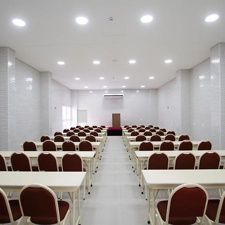 Hotel Confiance Barigui Курітіба Екстер'єр фото