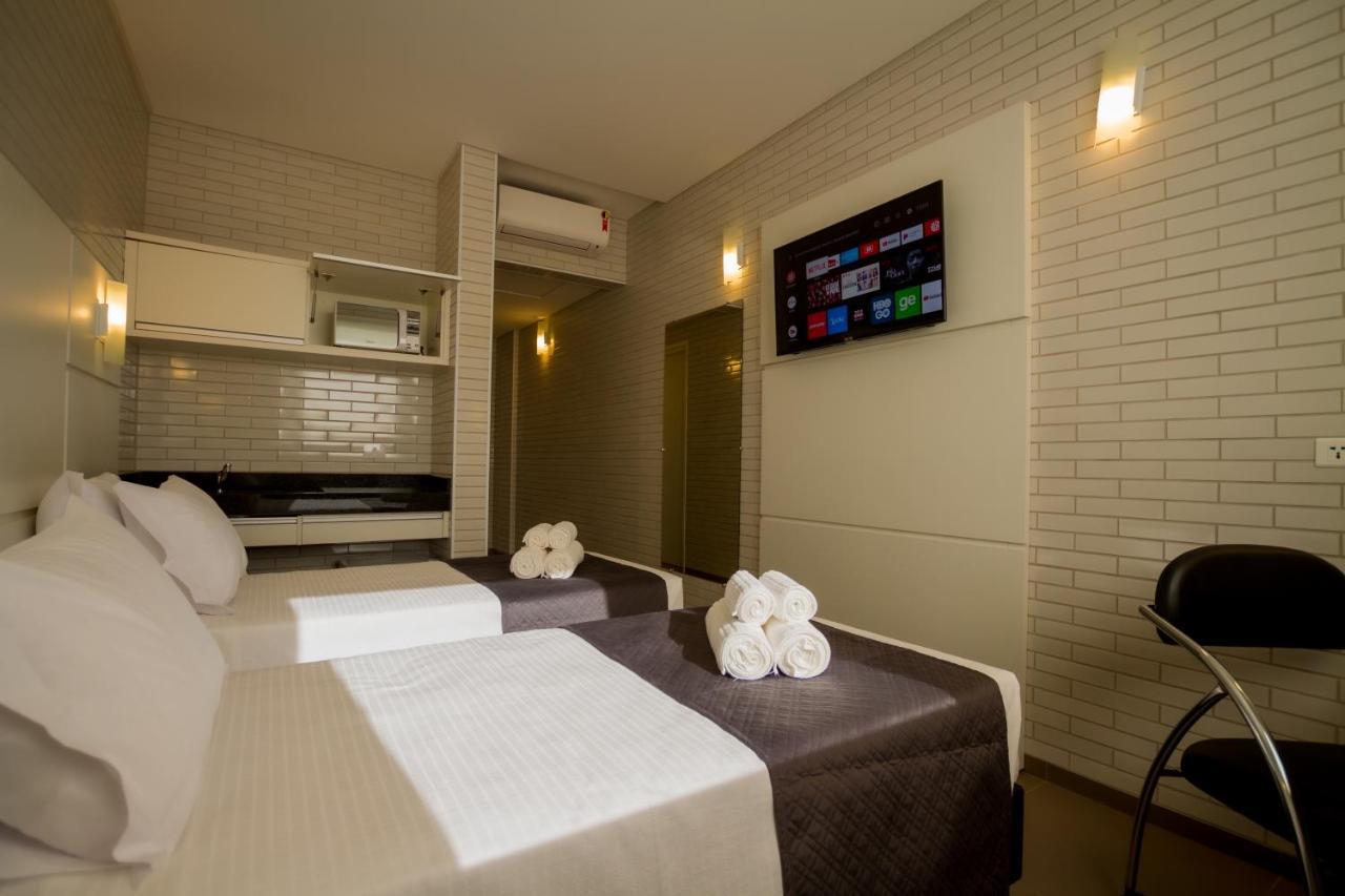 Hotel Confiance Barigui Курітіба Екстер'єр фото